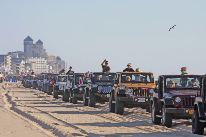 001-ocean-beach-jeep-week-parade-of-jeeps-lead-e